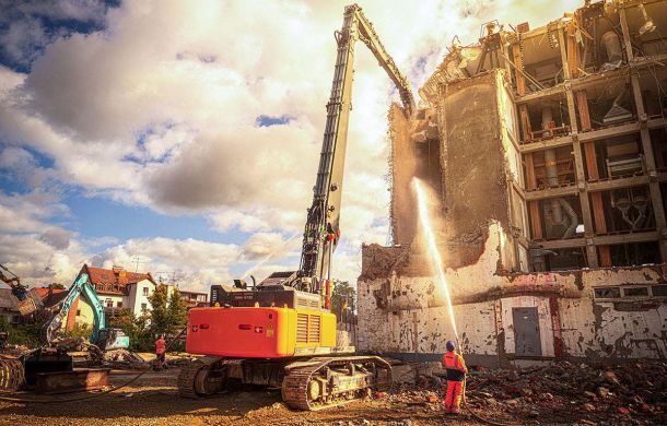 Abbruch Gangkofen Baustelle KARL Bau mit Longfront
