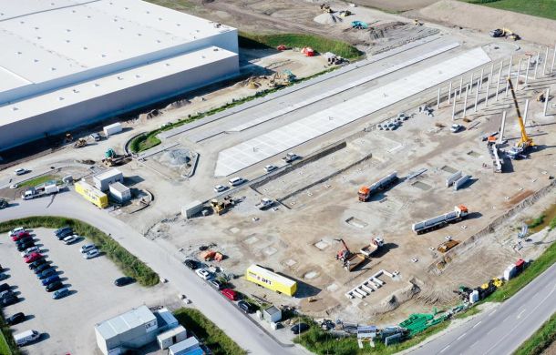 Baufeld in Mamming für Logistikhallen