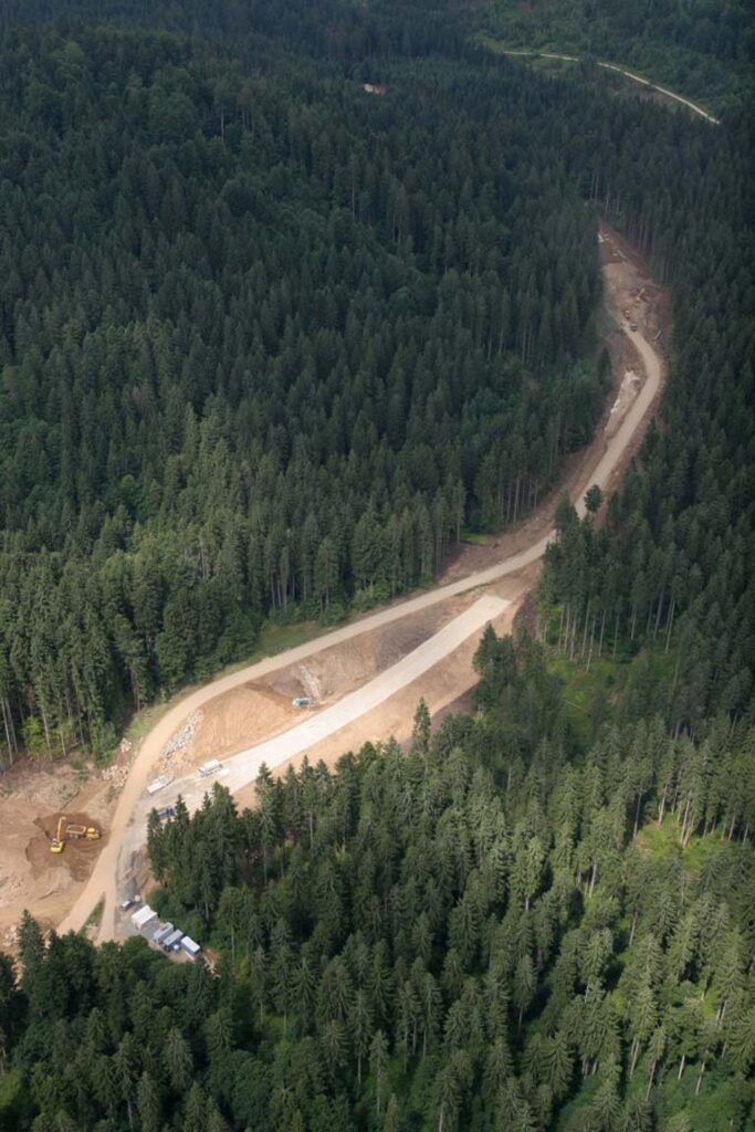 Drohnenbild von Ausbau der Staatsstraße in Frauenau