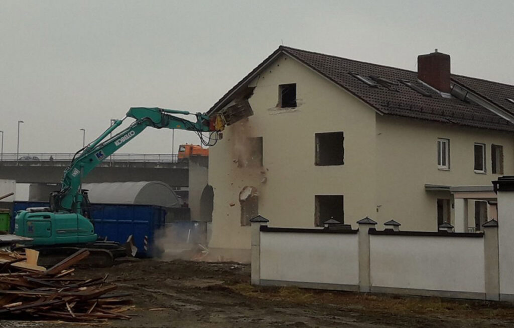 Abriss der Flussmeisterstelle in Deggendorf