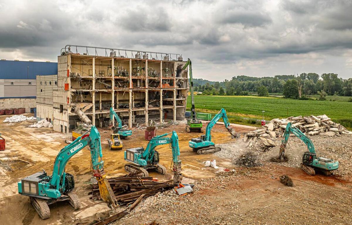 Kobelco Bagger Seebach
