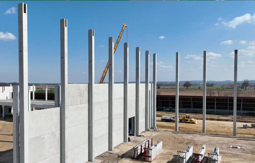 Bau von Halle für Verteilerzentrum Wallersdorf